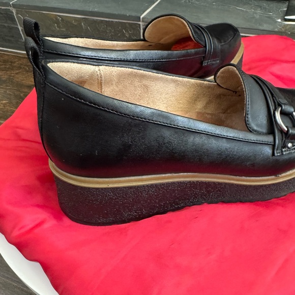 Soul Naturalizer Black Joyla Platform Loafers Lug Sole Slip On Size 12M EUC - Picture 5 of 9